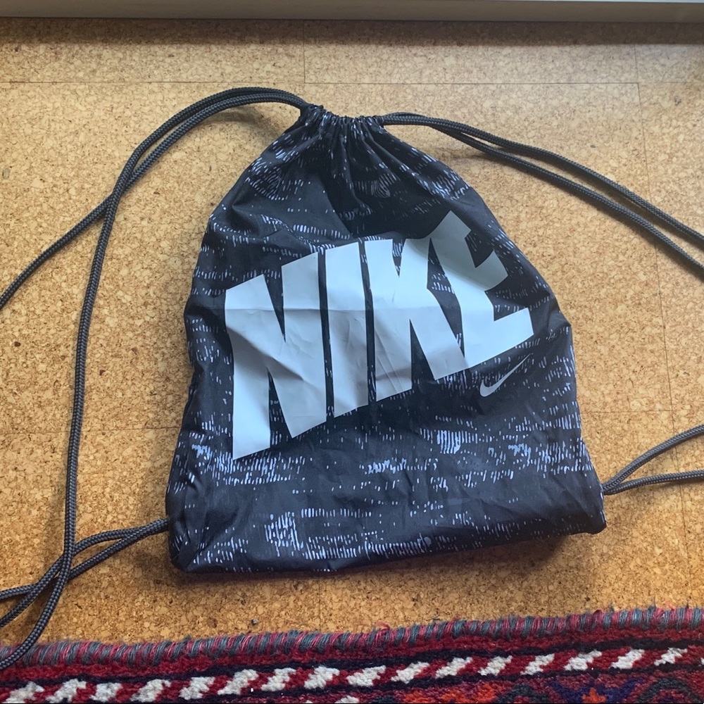 Nike drawstring bag